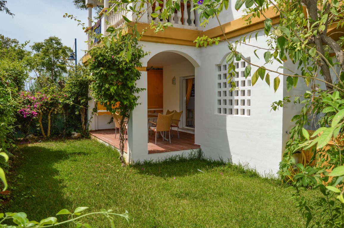 Apartamento Planta Baja en Nueva Andalucía, Dama de Noche-Marbella