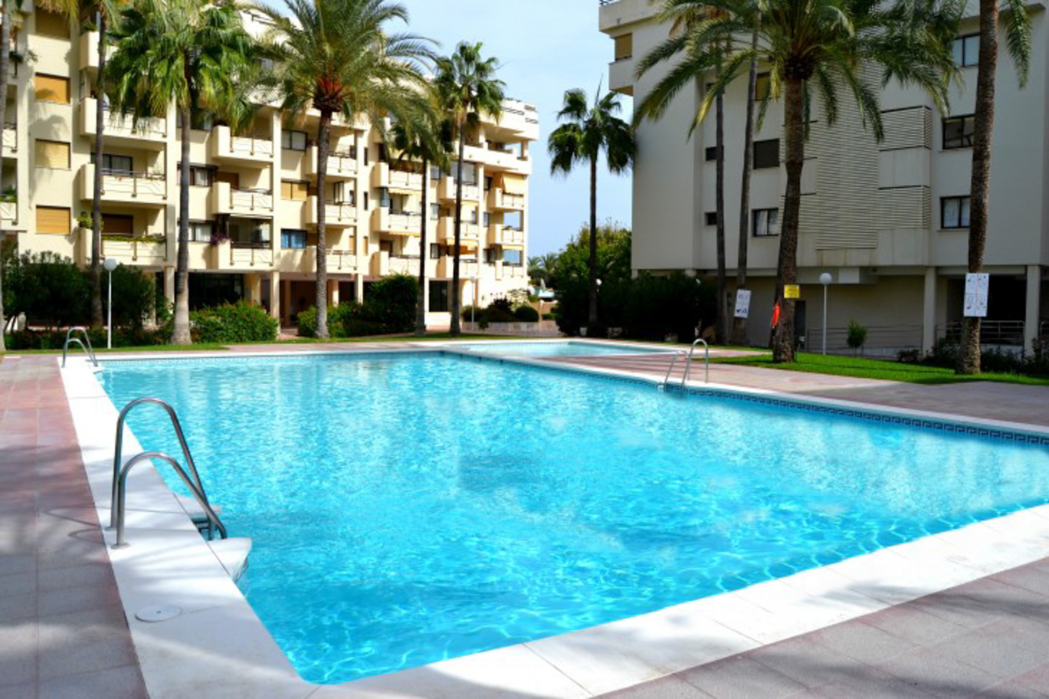 Bel appartement avec un emplacement fantastique à Torremolinos-La Carihuela, à quelques pas de la plage, du Paseo Marítimo et de Puerto Marina.