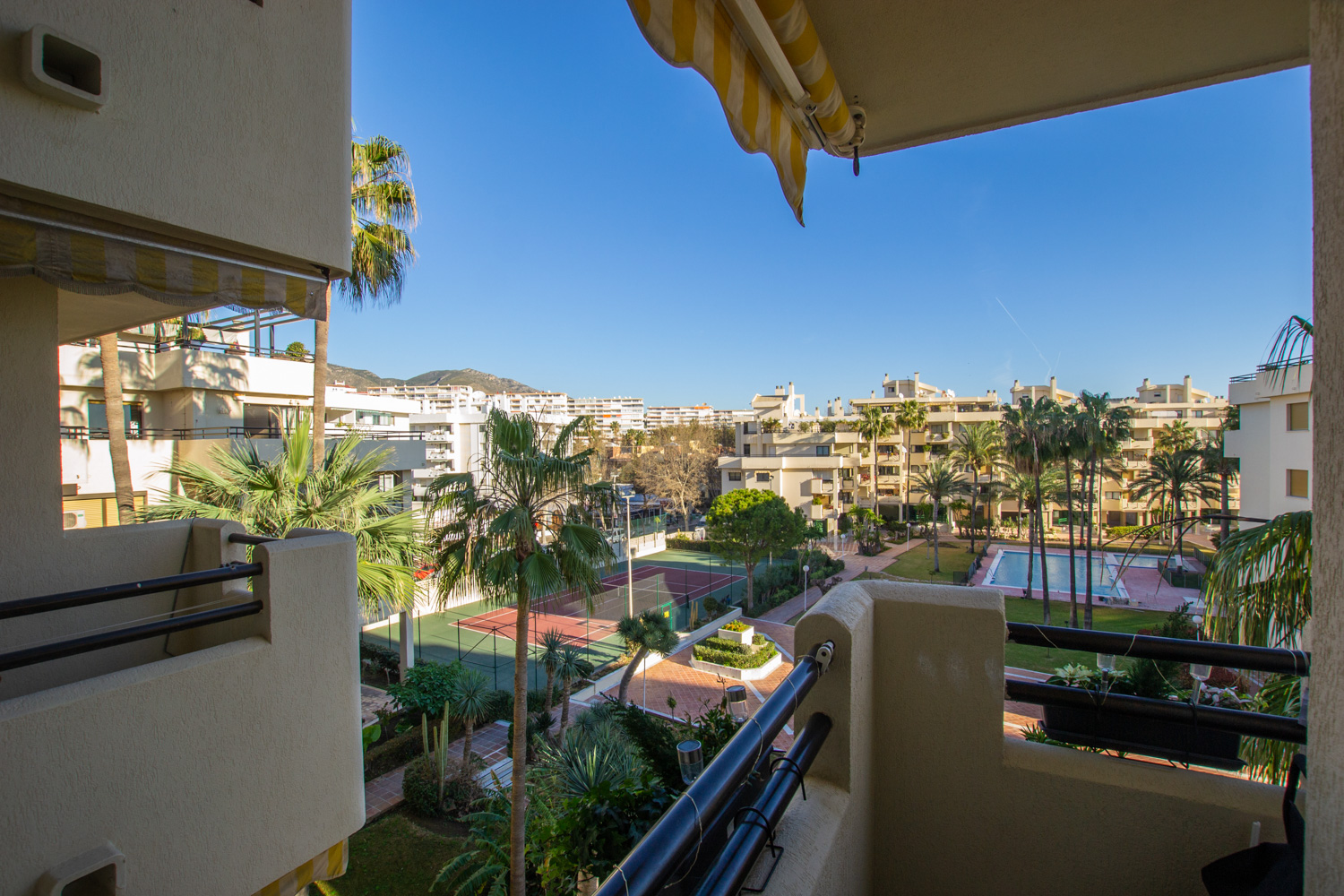 Bel appartement avec un emplacement fantastique à Torremolinos-La Carihuela, à quelques pas de la plage, du Paseo Marítimo et de Puerto Marina.