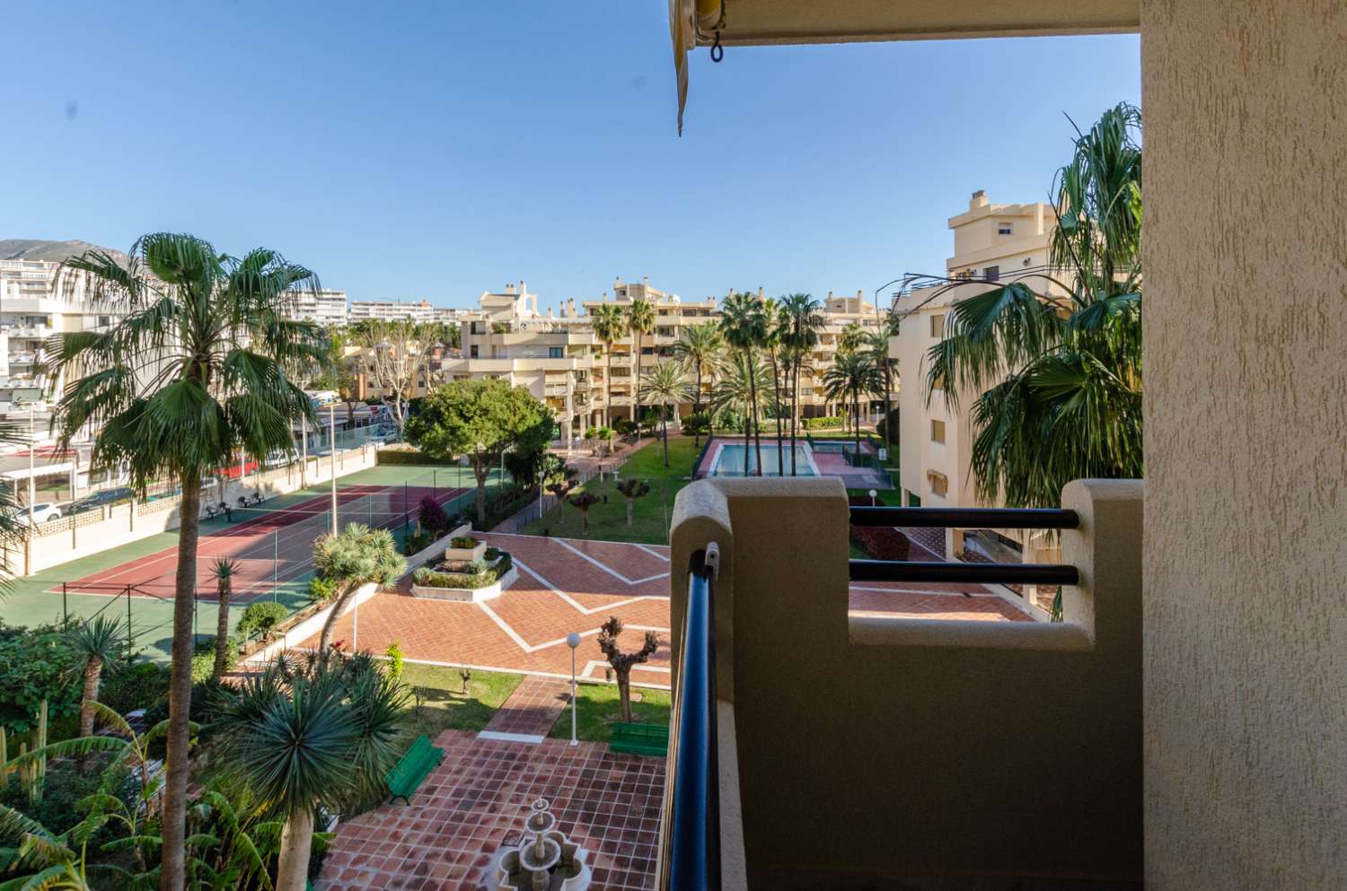 Bel appartement avec un emplacement fantastique à Torremolinos-La Carihuela, à quelques pas de la plage, du Paseo Marítimo et de Puerto Marina.