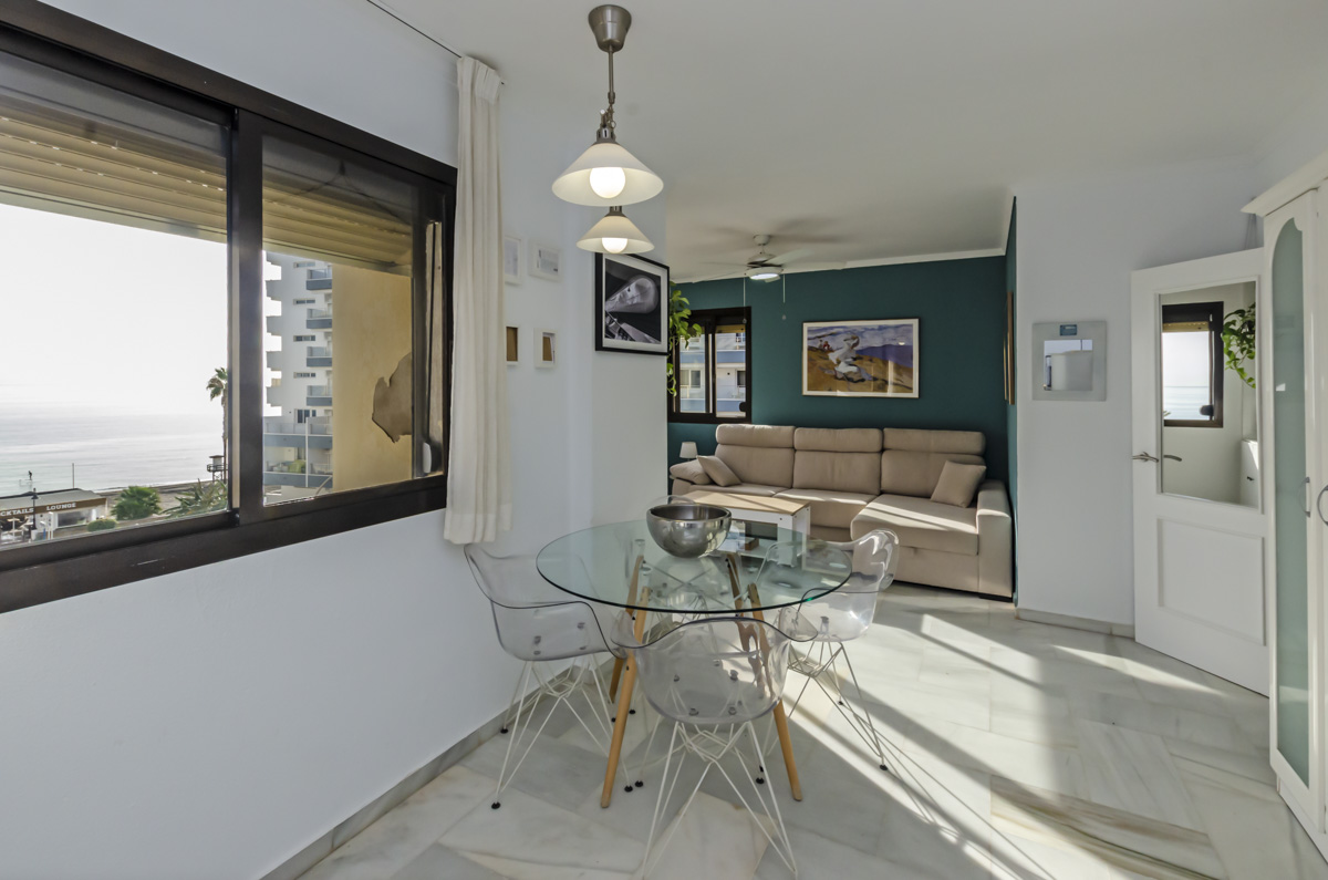 Mooi appartement met een fantastische locatie in Torremolinos-La Carihuela, op steenworp afstand van het strand, Paseo Marítimo en Puerto Marina.