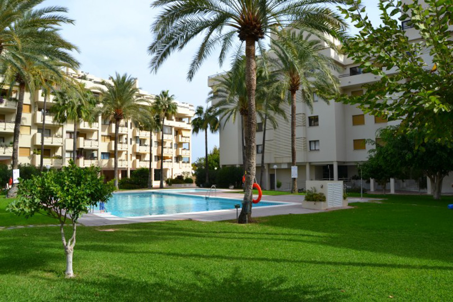 Bel appartement avec un emplacement fantastique à Torremolinos-La Carihuela, à quelques pas de la plage, du Paseo Marítimo et de Puerto Marina.