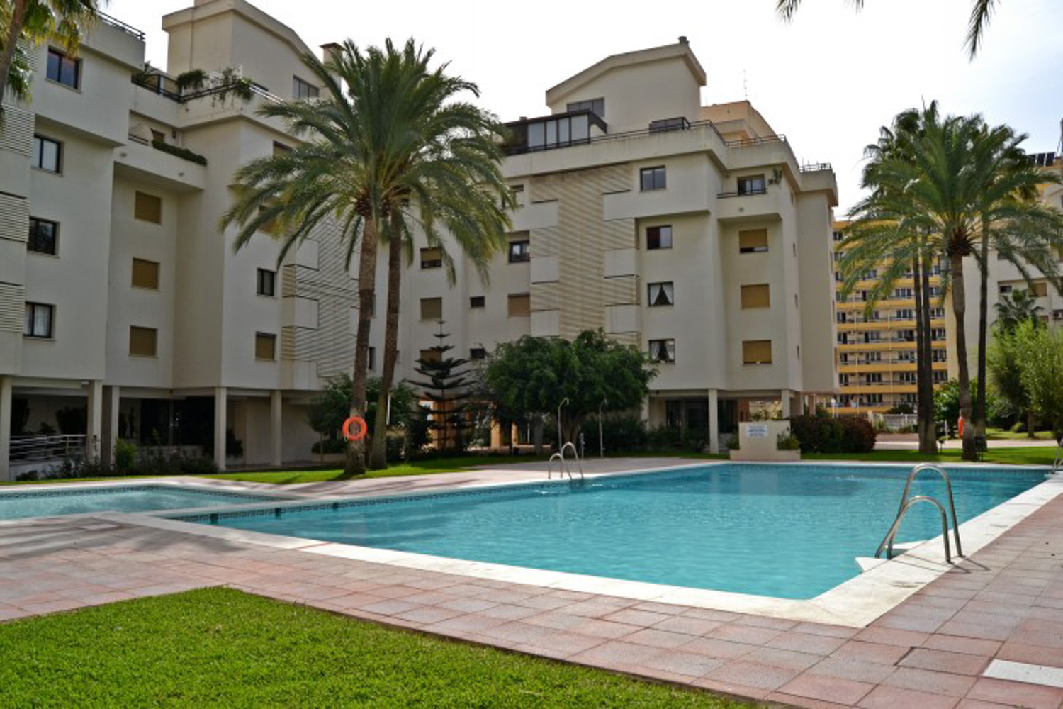 Bel appartement avec un emplacement fantastique à Torremolinos-La Carihuela, à quelques pas de la plage, du Paseo Marítimo et de Puerto Marina.