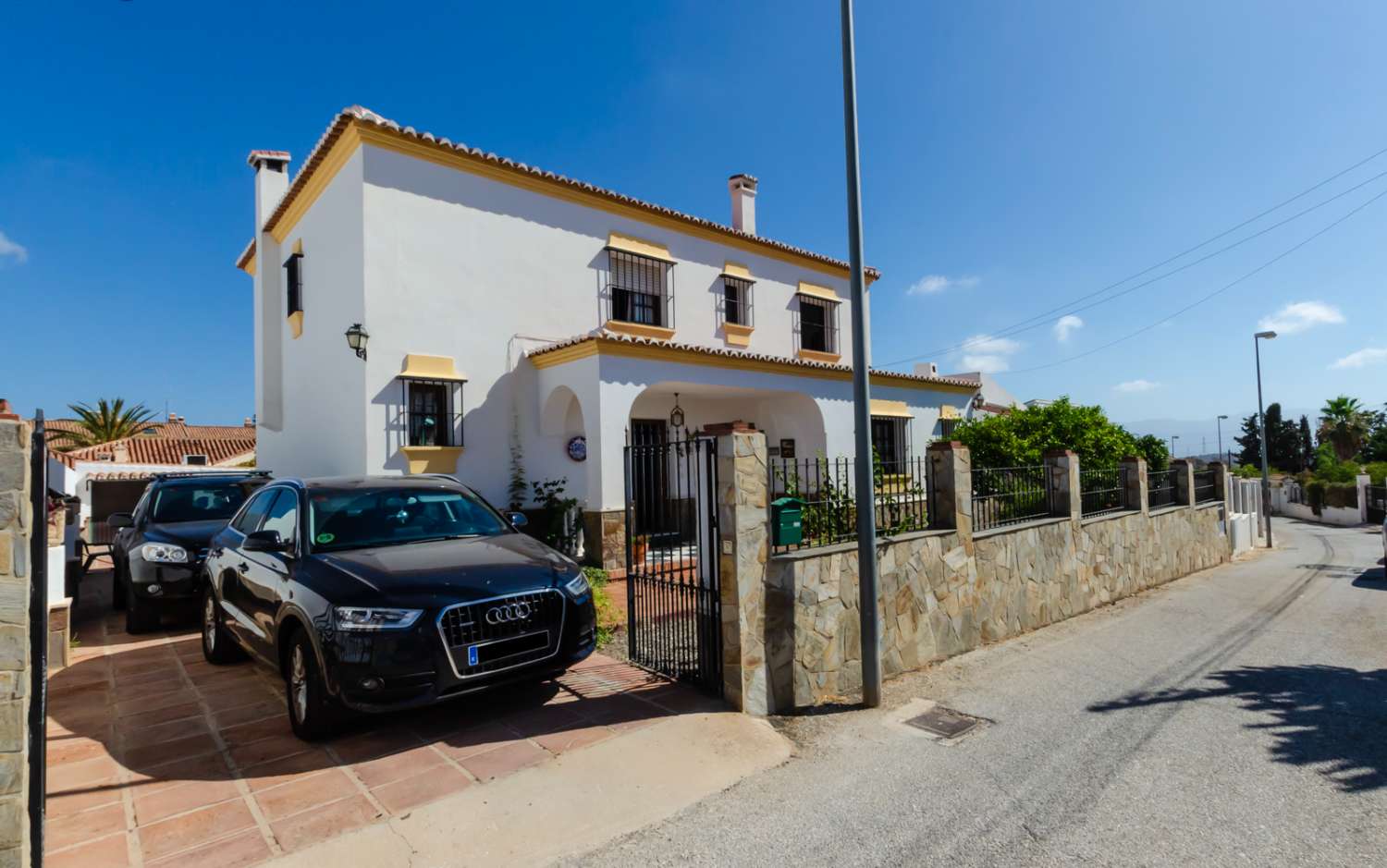 Casa o chalet independiente en venta en Puerto de la Torre- Malaga.