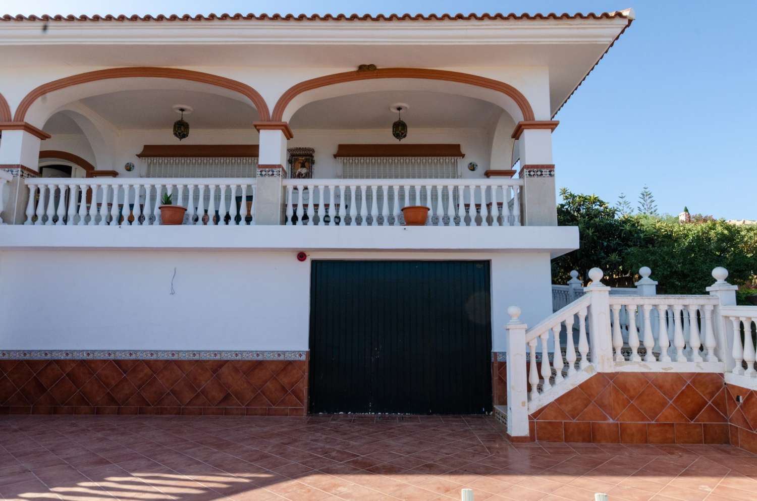 Villa independiente en venta   en  Pinos de Alhaurín-Málaga.