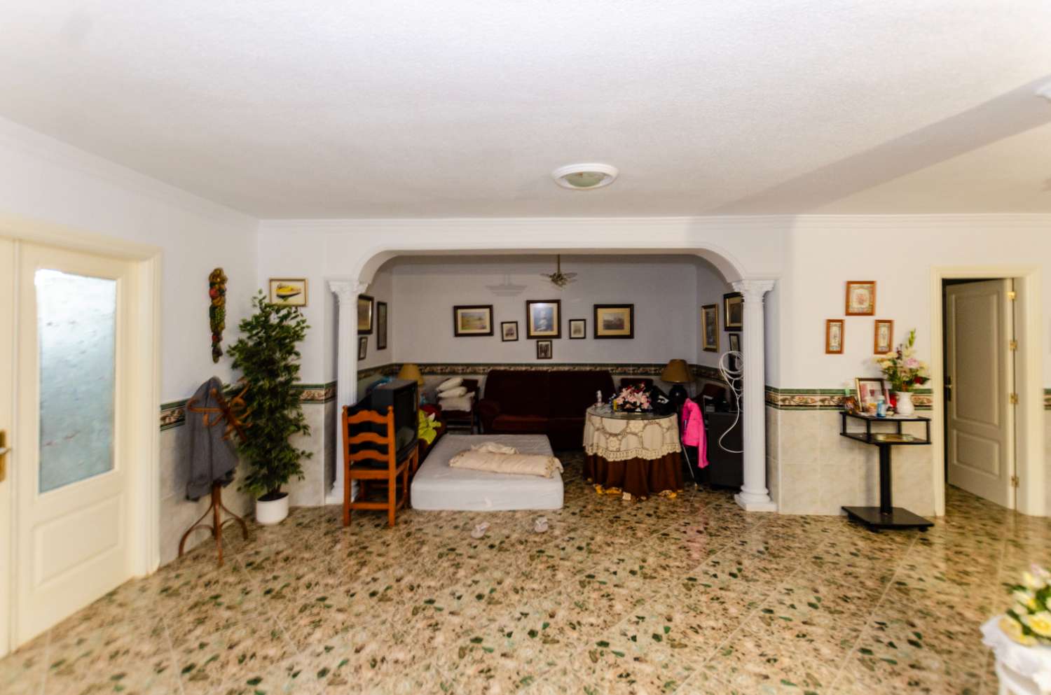 Villa independiente en venta   en  Pinos de Alhaurín-Málaga.