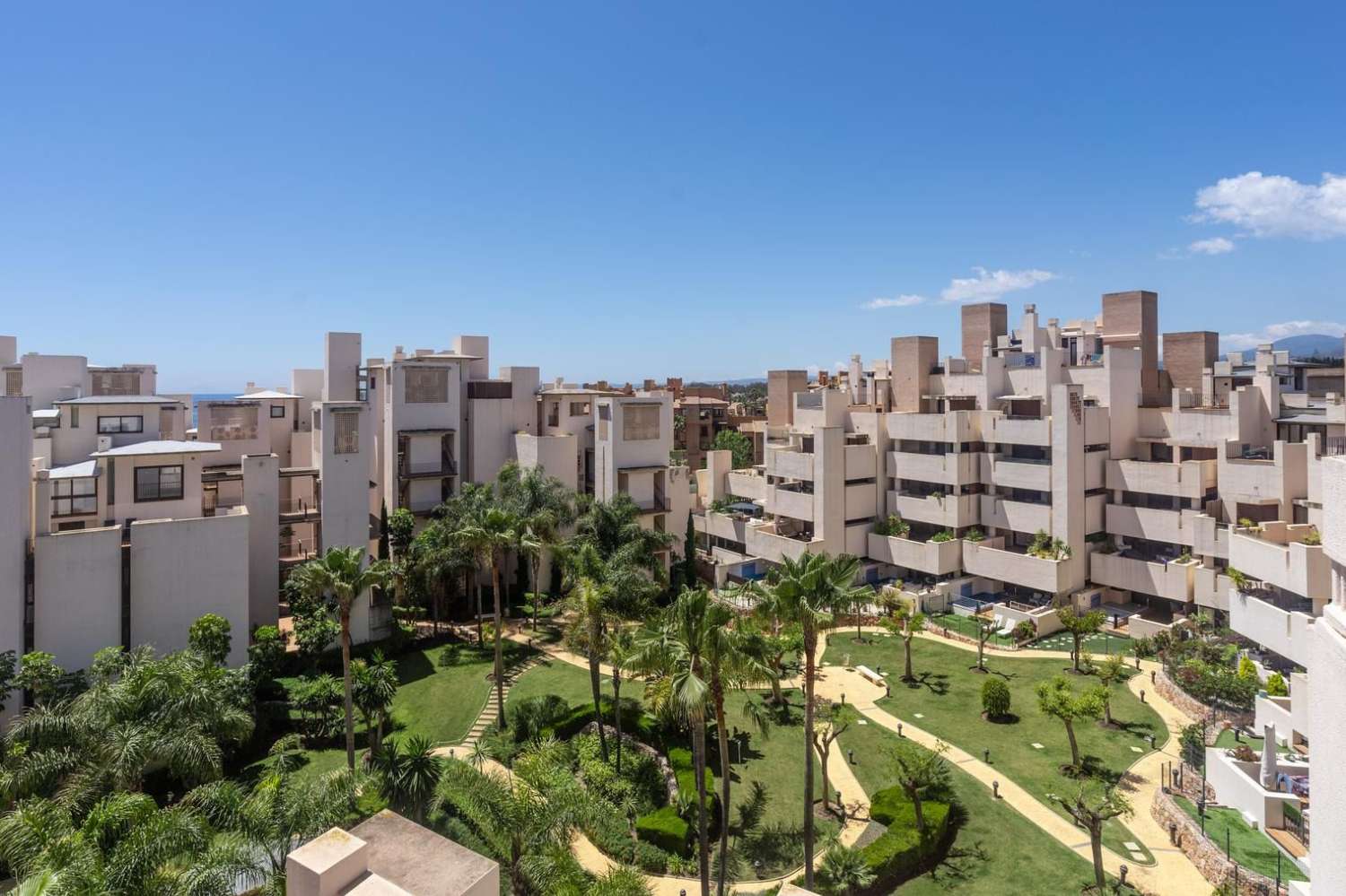 URB. BAHÍA DE LA PLATA NUEVA MILLA DE ORO, ESTEPONA