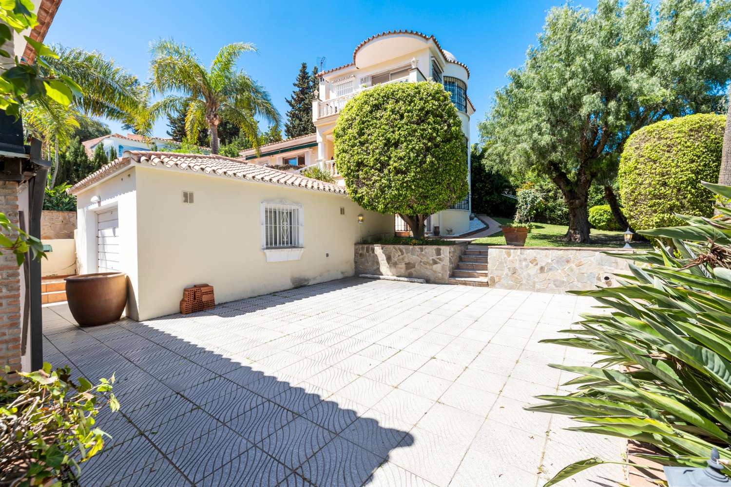 Villa independiente en NUEVA ANDALUCIA, MARBELLA