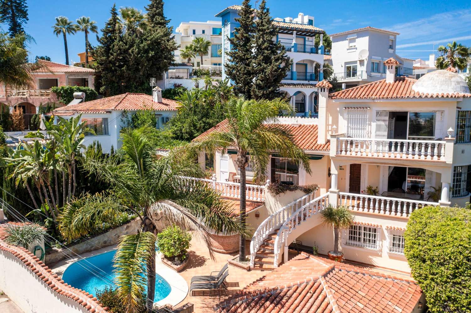 Villa independiente en NUEVA ANDALUCIA, MARBELLA