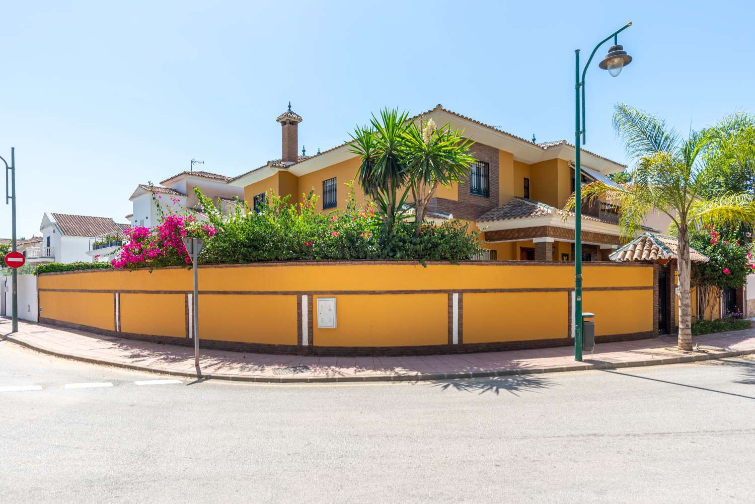 Vrijstaande villa te koop in Guadalmar-Malaga