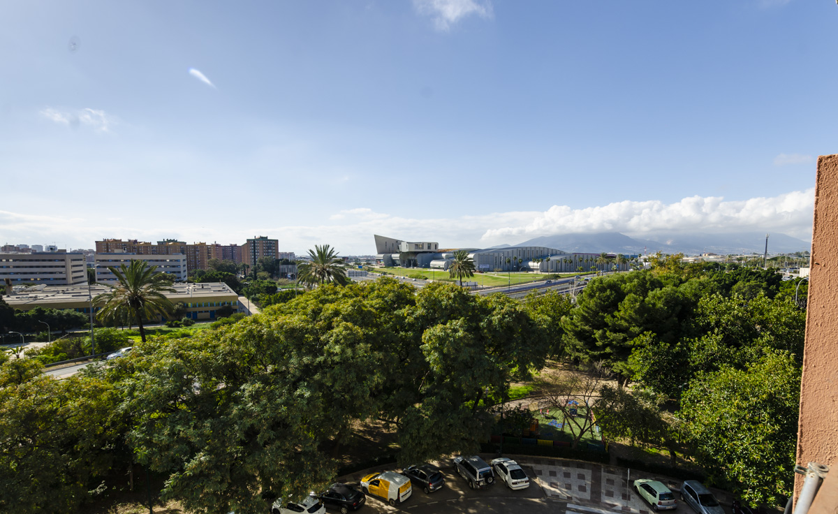 Spacious 4-bedroom apartment for sale in Santa Cristina-Málaga