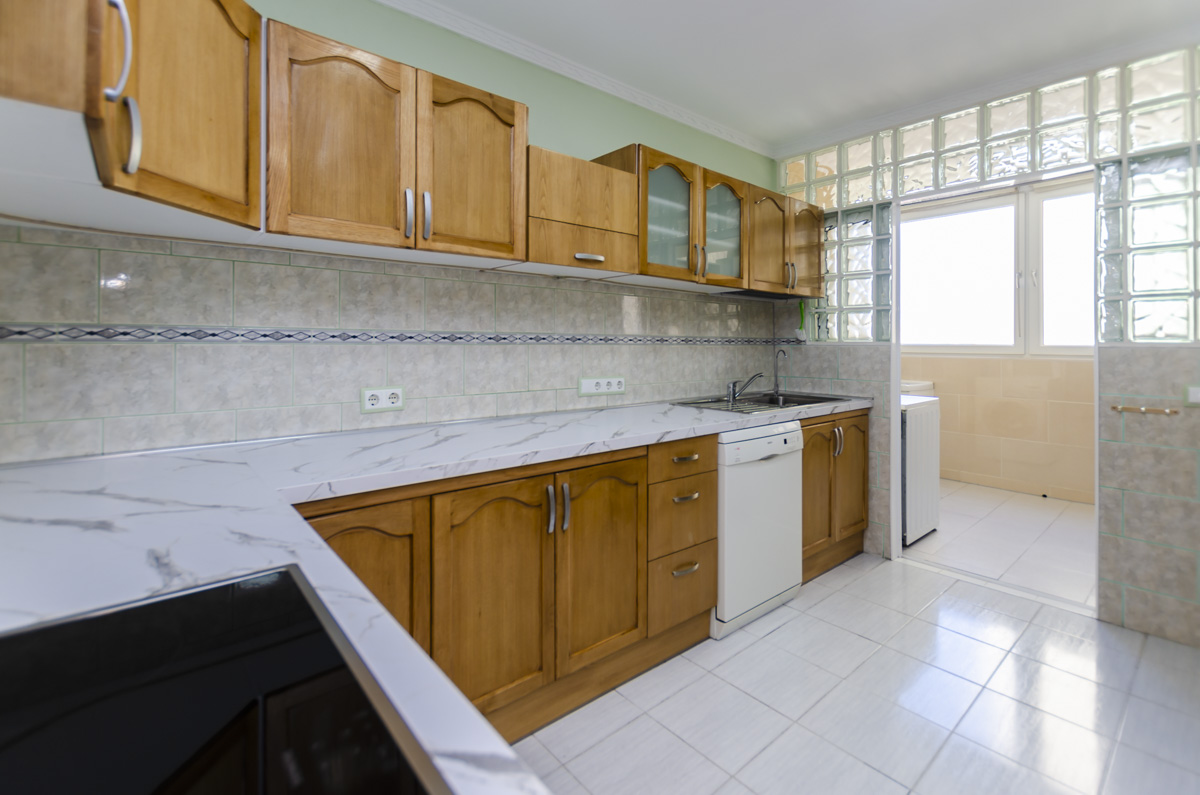 Spacious 4-bedroom apartment for sale in Santa Cristina-Málaga