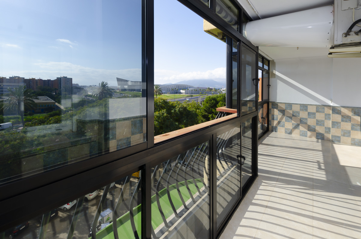 Spacious 4-bedroom apartment for sale in Santa Cristina-Málaga