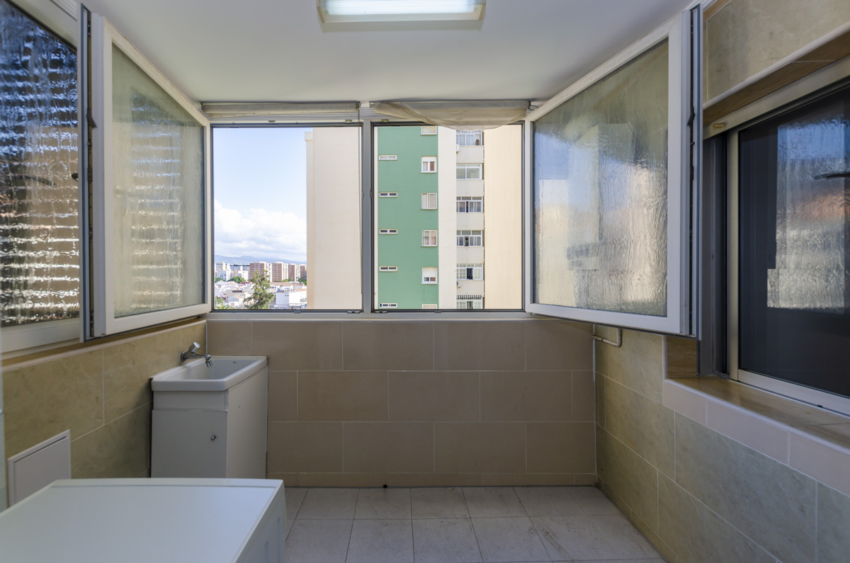 Spacious 4-bedroom apartment for sale in Santa Cristina-Málaga